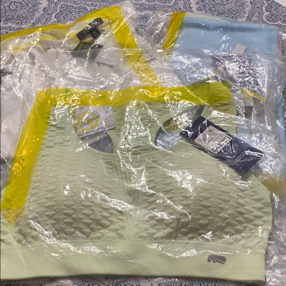 3 piece workout outfit.